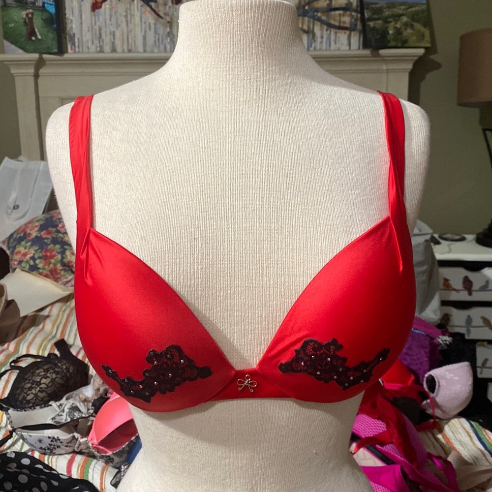 Red Victoria’s Bra 34 D